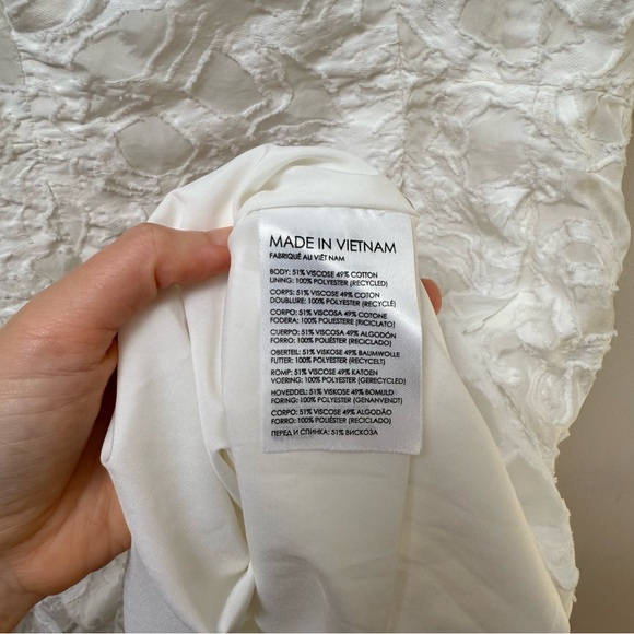 Club Monaco Textured Puff Sleeve Dress - Picture 12 of 12